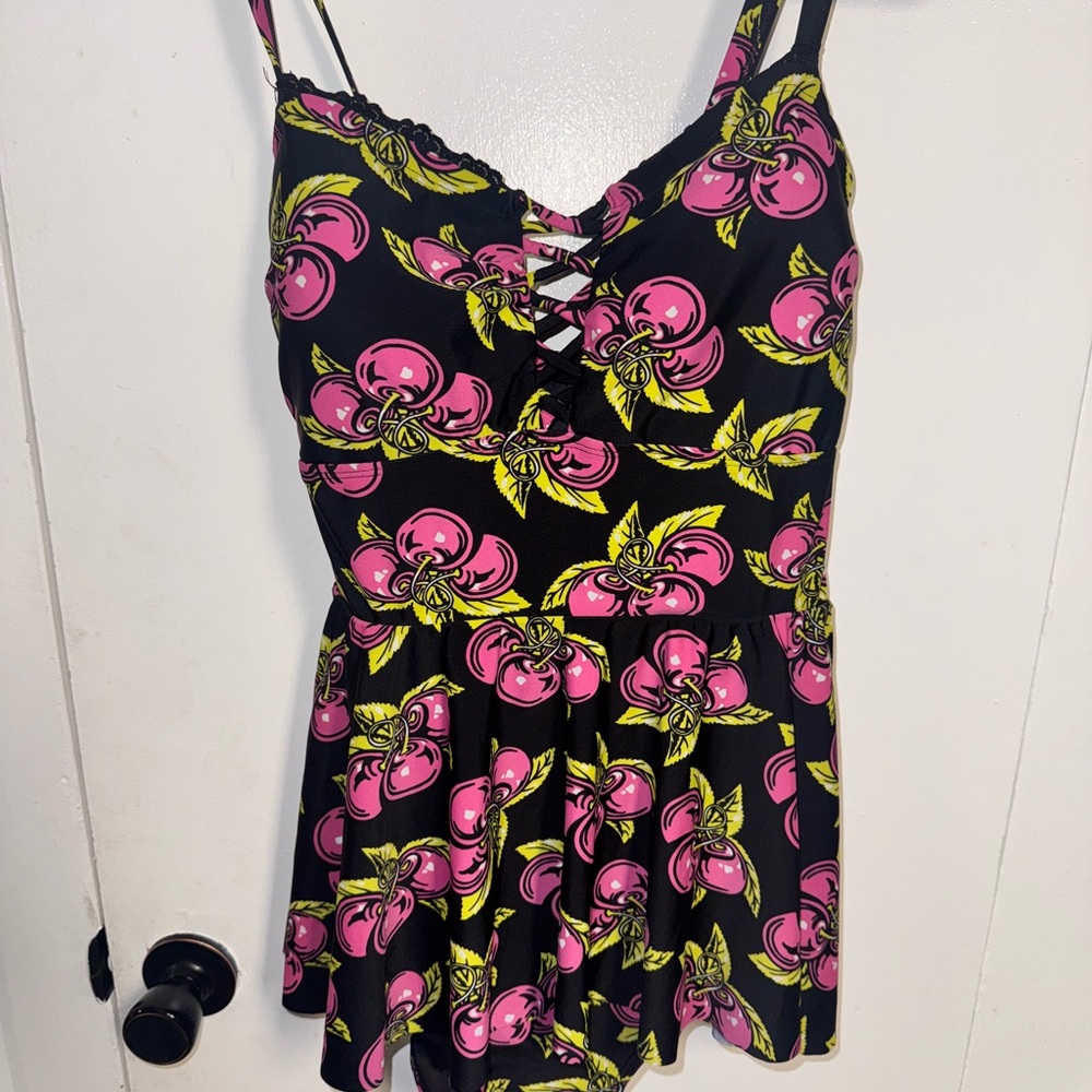 Betsey Johnson x Torrid Black Cherry Wireless One-Piece Swim Dress Size 2
